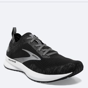 COPY - Brooks Levitate 4